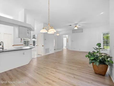 107 Larchmont Terrace W Sebastian FL 32958