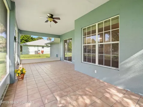 107 Larchmont Terrace W Sebastian FL 32958