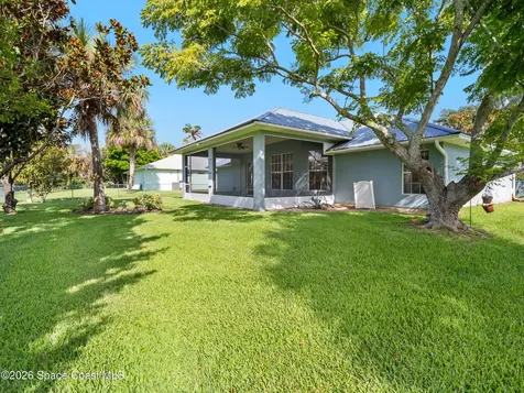 107 Larchmont Terrace W Sebastian FL 32958