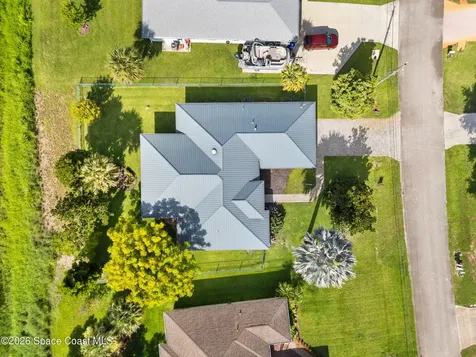 107 Larchmont Terrace W Sebastian FL 32958