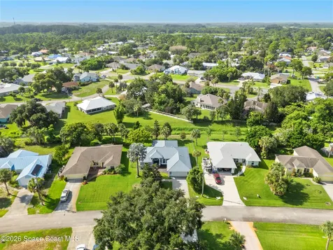 107 Larchmont Terrace W Sebastian FL 32958