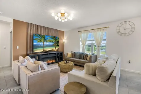 1046 Dugan Circle SE Palm Bay FL 32909