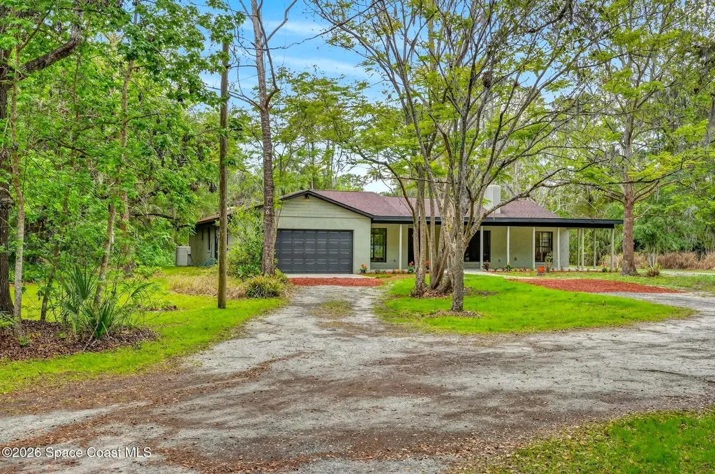 2200 Retreat Road Geneva FL 32732