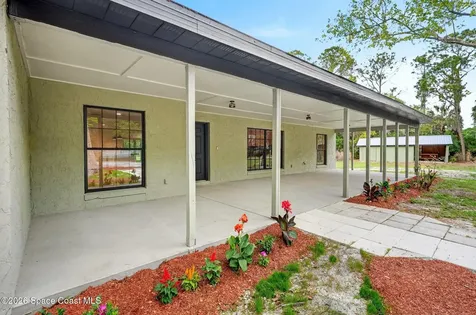2200 Retreat Road Geneva FL 32732