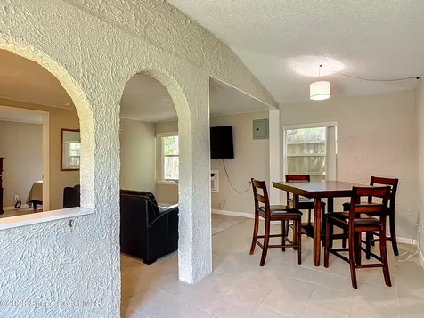 224 S Salisbury Avenue Deland FL 32720