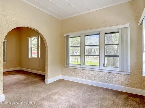 224 S Salisbury Avenue Deland FL 32720