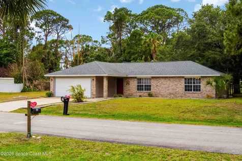 582 Sea Crest Avenue SW Palm Bay FL 32908
