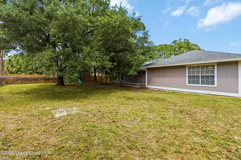 582 Sea Crest Avenue SW Palm Bay FL 32908