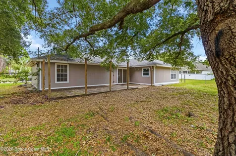 582 Sea Crest Avenue SW Palm Bay FL 32908