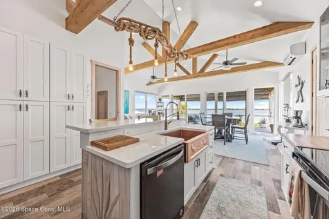 18 Vip Island Grant-valkaria FL 32949