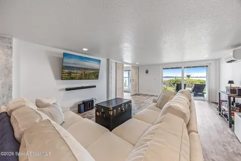 18 Vip Island Grant-valkaria FL 32949
