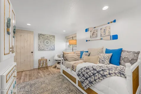 18 Vip Island Grant-valkaria FL 32949