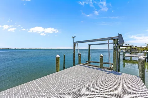 18 Vip Island Grant-valkaria FL 32949