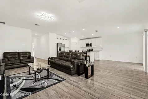 906 Dockside Drive SW Palm Bay FL 32908