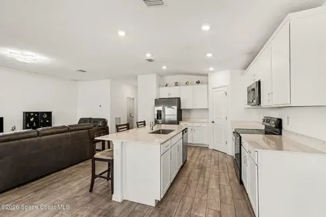906 Dockside Drive SW Palm Bay FL 32908