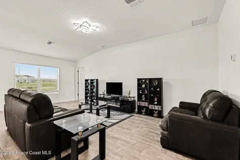 906 Dockside Drive SW Palm Bay FL 32908