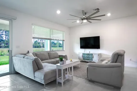 560 Veridian Circle NW Palm Bay FL 32907