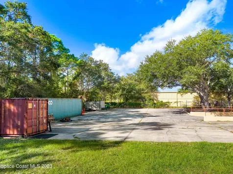 2725 Center Place Melbourne FL 32940