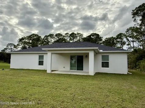 581 Toynbee Road SW Palm Bay FL 32908