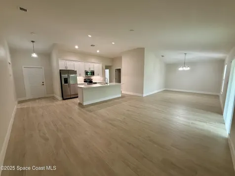 581 Toynbee Road SW Palm Bay FL 32908