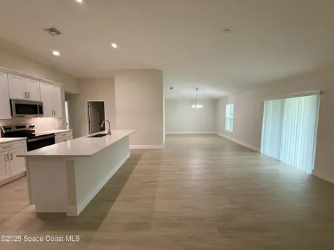 581 Toynbee Road SW Palm Bay FL 32908