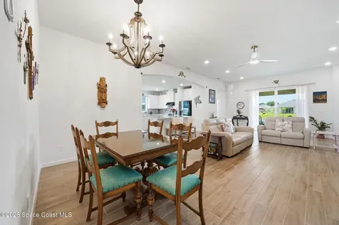 5285 2nd Manor Vero Beach FL 32968