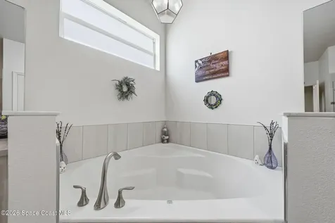 5285 2nd Manor Vero Beach FL 32968