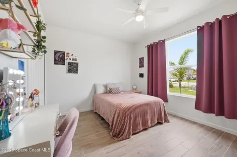 5285 2nd Manor Vero Beach FL 32968