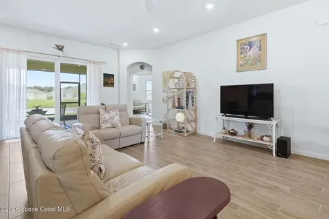 5285 2nd Manor Vero Beach FL 32968