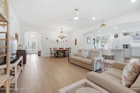 5285 2nd Manor Vero Beach FL 32968