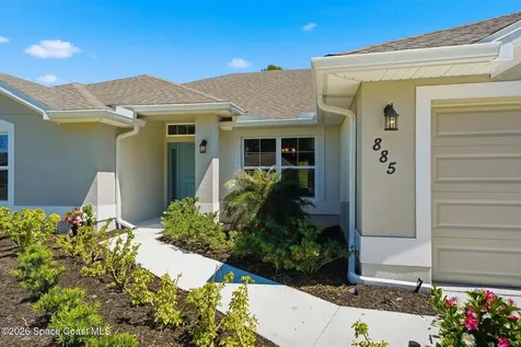 885 Clearmont Street Sebastian FL 32958