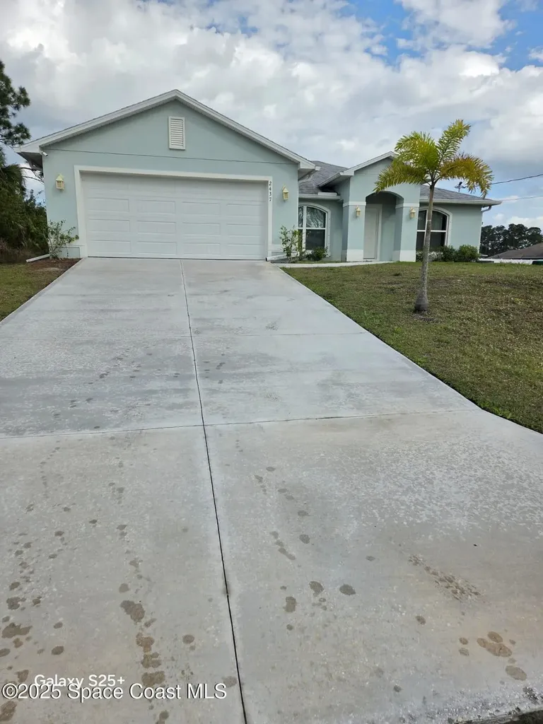2437 Hagoplan Avenue SW Palm Bay FL 32908