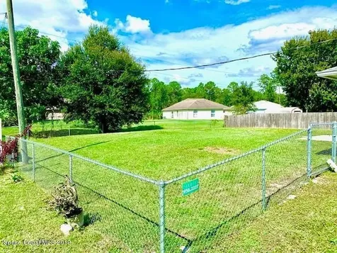 1006 Fairplay Avenue NW Palm Bay FL 32907