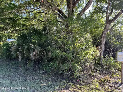 8965 100th Avenue Vero Beach FL 32967