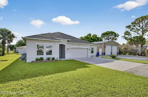 8236 100th Avenue Vero Beach FL 32967