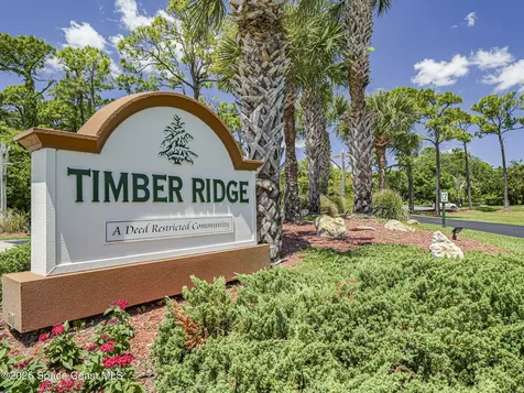601 Centre Court SW Vero Beach FL 32962