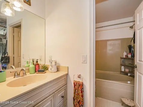 601 Centre Court SW Vero Beach FL 32962