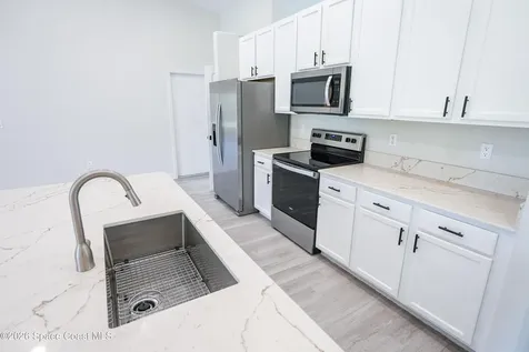 550 Brickell Street SE Palm Bay FL 32909