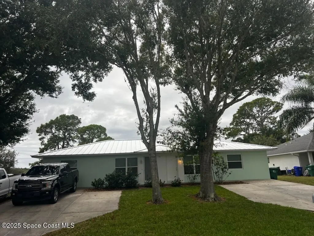 357 Keen Terrace Sebastian FL 32958