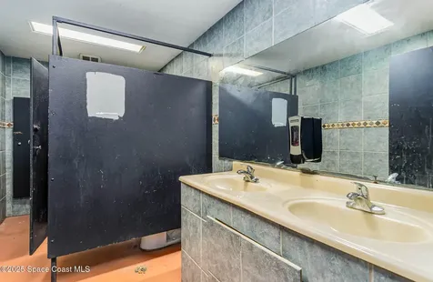 4702 S Washington Avenue Titusville FL 32780