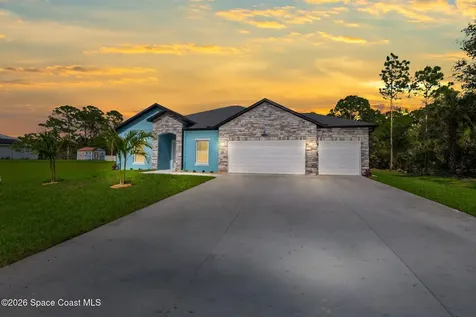 467 Lackland Street SW Palm Bay FL 32908