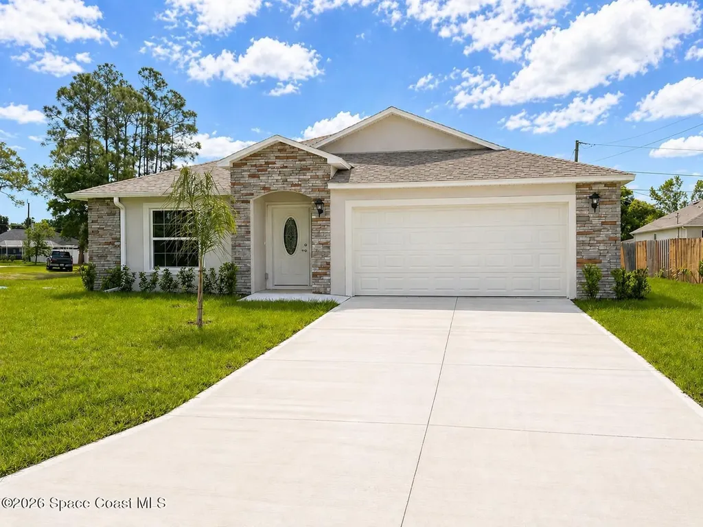 694 Airoso Road SE Palm Bay FL 32909