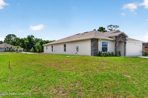 694 Airoso Road SE Palm Bay FL 32909