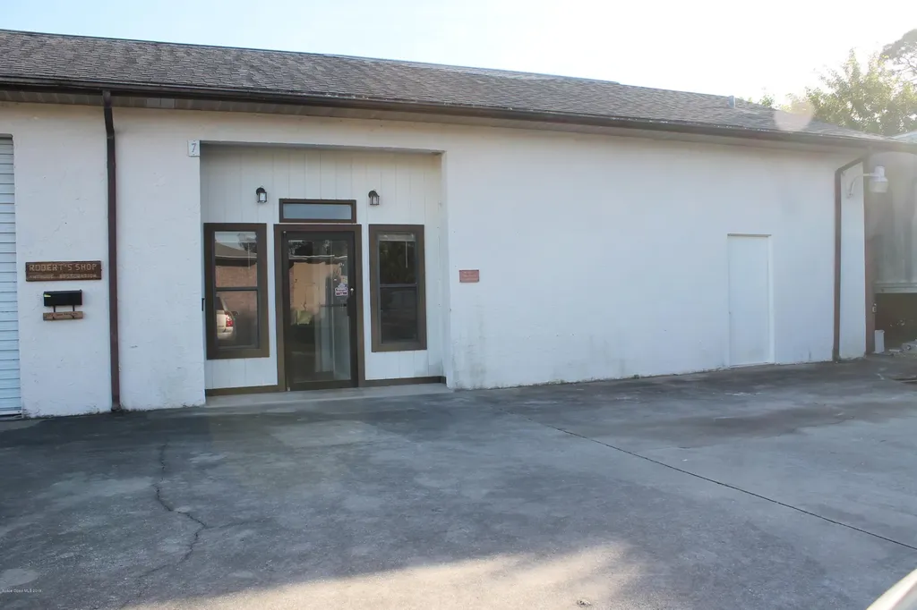 4235 N Courtenay Parkway N Merritt Island FL 32953