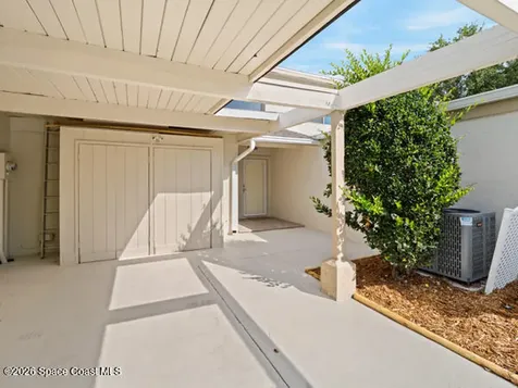 212 Augusta Way Melbourne FL 32940