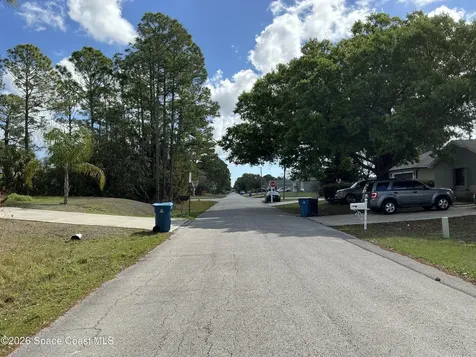 179 Bali Street SE Palm Bay FL 32909