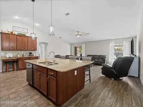 1201 Roslyn Avenue NW Palm Bay FL 32907