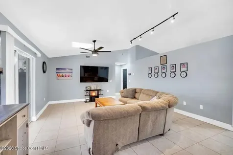 1260 Monument Avenue SE Palm Bay FL 32909
