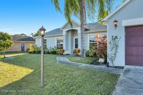 1260 Monument Avenue SE Palm Bay FL 32909