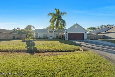 1260 Monument Avenue SE Palm Bay FL 32909